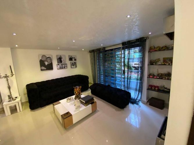 Casa de 5 alcobas en venta en Laureles, Medellín, 440 m² · foto 2 de 24