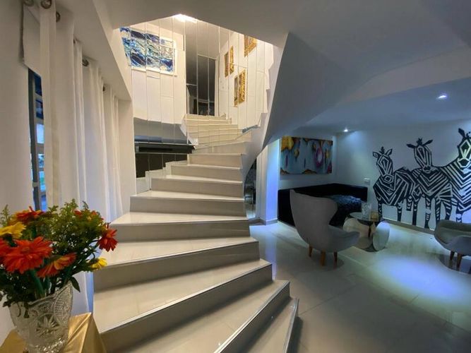 Casa de 5 alcobas en venta en Laureles, Medellín, 440 m² · foto 10 de 24