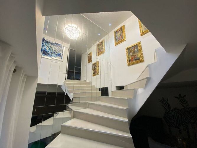 Casa de 5 alcobas en venta en Laureles, Medellín, 440 m² · foto 11 de 24