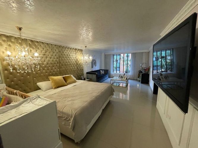 Casa de 5 alcobas en venta en Laureles, Medellín, 440 m² · foto 16 de 24