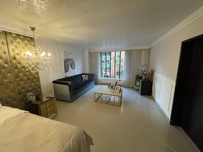 Casa de 5 alcobas en venta en Laureles, Medellín, 440 m² · foto 20 de 24