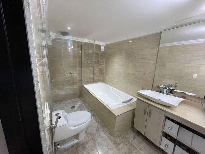 Casa de 5 alcobas en venta en Laureles, Medellín, 440 m² · foto 24 de 24