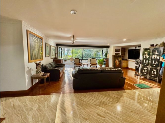 Apartamento de 3 alcobas en venta en Los Balsos, Medellín, 193 m² · foto 5 de 21