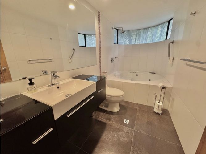 Apartamento de 3 alcobas en venta en Los Balsos, Medellín, 193 m² · foto 13 de 21