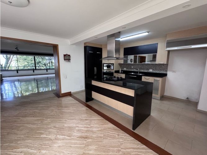 Apartamento de 3 alcobas en venta en Los Balsos, Medellín, 193 m² · foto 18 de 21