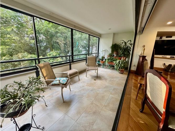 Apartamento de 3 alcobas en arriendo en Los Balsos, Medellín, 193 m² · foto 2 de 21