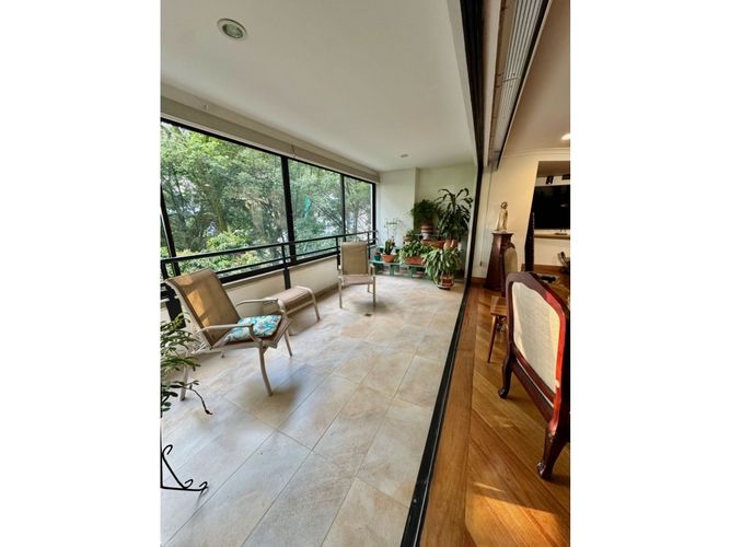 Apartamento de 3 alcobas en arriendo en Los Balsos, Medellín, 193 m² · foto 4 de 21