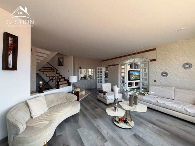 Casa de 4 alcobas en venta en San Jose De Bavaria, Bogotá, 218 m² · foto 3 de 24