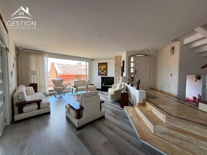 Casa de 4 alcobas en venta en San Jose De Bavaria, Bogotá, 218 m² · foto 4 de 24