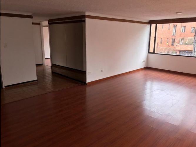 Apartamento de 3 alcobas en venta en Santa Barbara, Bogotá, 108 m² · foto 10 de 18