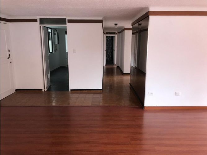 Apartamento de 3 alcobas en venta en Santa Barbara, Bogotá, 108 m² · foto 14 de 18