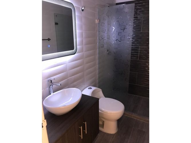 Apartamento de 3 alcobas en venta en Santa Barbara, Bogotá, 108 m² · foto 16 de 18