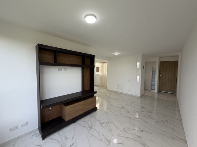 Apartamento de 2 alcobas en venta en Club Campestre, Cali, 57 m² · foto 3 de 22