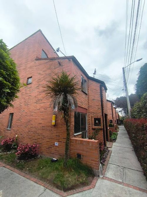 Casa de 3 alcobas en venta en Agrupacion La Cofradia, Bogotá, 72 m² · foto 2 de 20