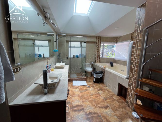 Casa de 4 alcobas en venta en San Jose De Bavaria, Bogotá, 218 m² · foto 19 de 24