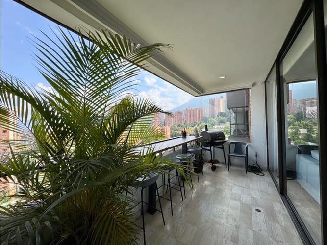 Apartamento de 4 alcobas en venta en Los Balsos, Medellín, 250 m² · foto 2 de 22