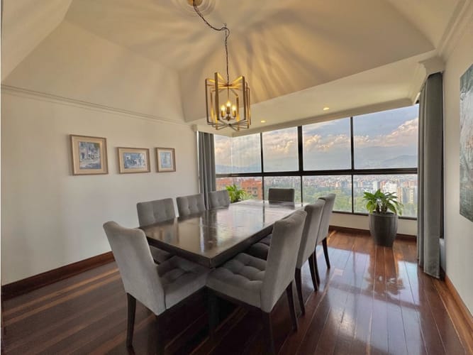 Apartamento de 4 alcobas en venta en Los Balsos, Medellín, 250 m² · foto 4 de 22