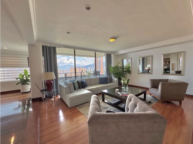 Apartamento de 4 alcobas en venta en Los Balsos, Medellín, 250 m² · foto 5 de 22