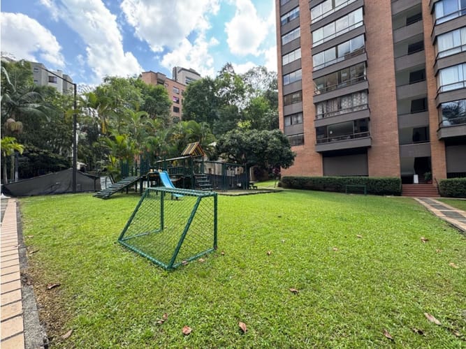 Apartamento de 4 alcobas en venta en Los Balsos, Medellín, 250 m² · foto 20 de 22