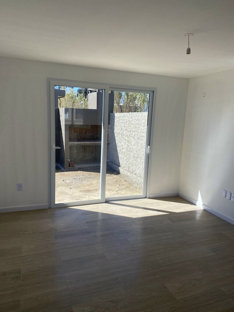 ALQUILER CASA 2 DORMITORIOS EN COMPLEJO CERRADO ACACIAS, CIUDAD DE LA COSTA · Foto 4