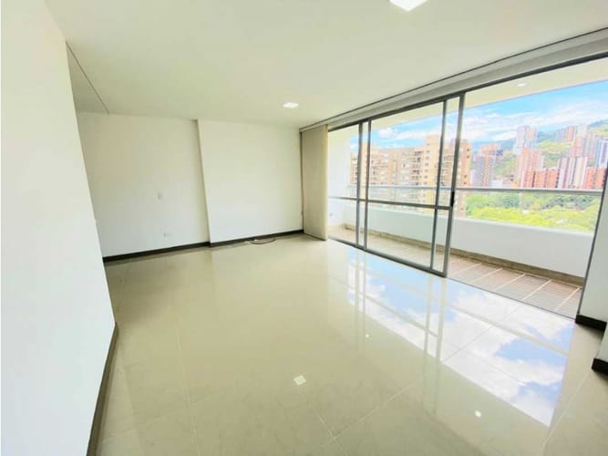 Apartamento de 3 alcobas en arriendo en Prados De Sabaneta, Sabaneta, 117 m² · foto 5 de 24