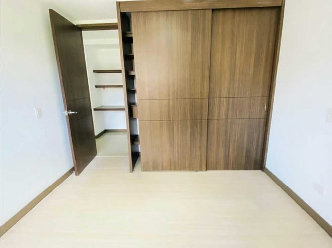 Apartamento de 3 alcobas en arriendo en Prados De Sabaneta, Sabaneta, 117 m² · foto 8 de 24