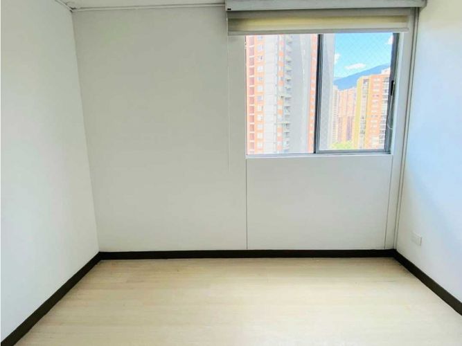 Apartamento de 3 alcobas en arriendo en Prados De Sabaneta, Sabaneta, 117 m² · foto 9 de 24