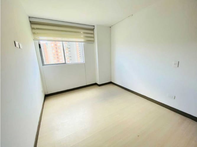 Apartamento de 3 alcobas en arriendo en Prados De Sabaneta, Sabaneta, 117 m² · foto 12 de 24