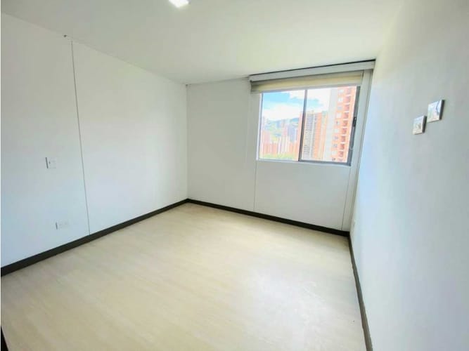 Apartamento de 3 alcobas en arriendo en Prados De Sabaneta, Sabaneta, 117 m² · foto 13 de 24