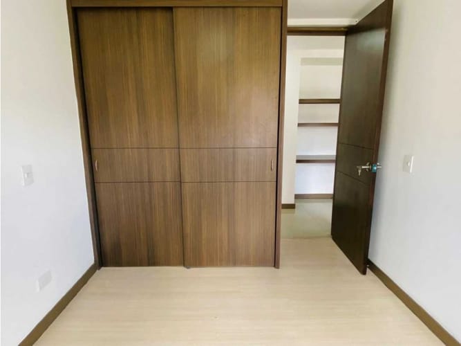 Apartamento de 3 alcobas en arriendo en Prados De Sabaneta, Sabaneta, 117 m² · foto 14 de 24