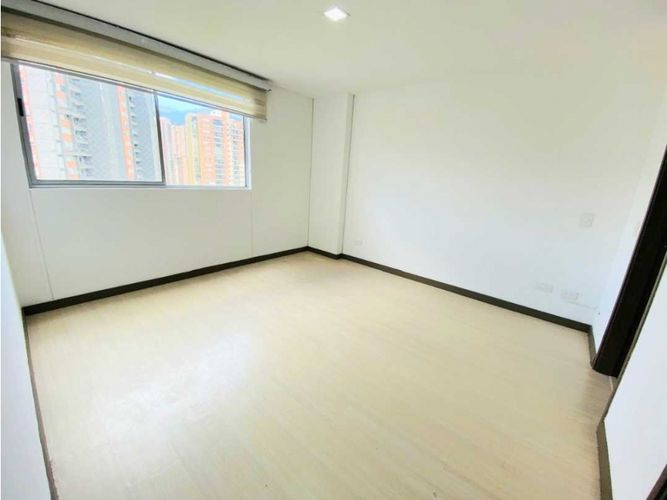 Apartamento de 3 alcobas en arriendo en Prados De Sabaneta, Sabaneta, 117 m² · foto 18 de 24
