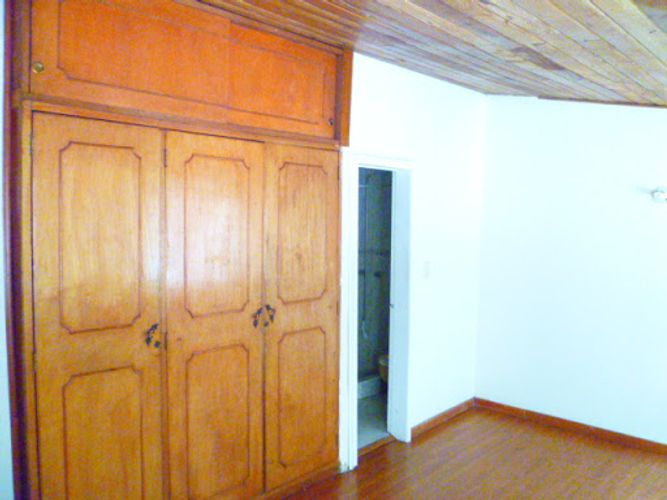Casa de 4 alcobas en venta en El Batán, Bogotá, 261 m² · foto 20 de 23