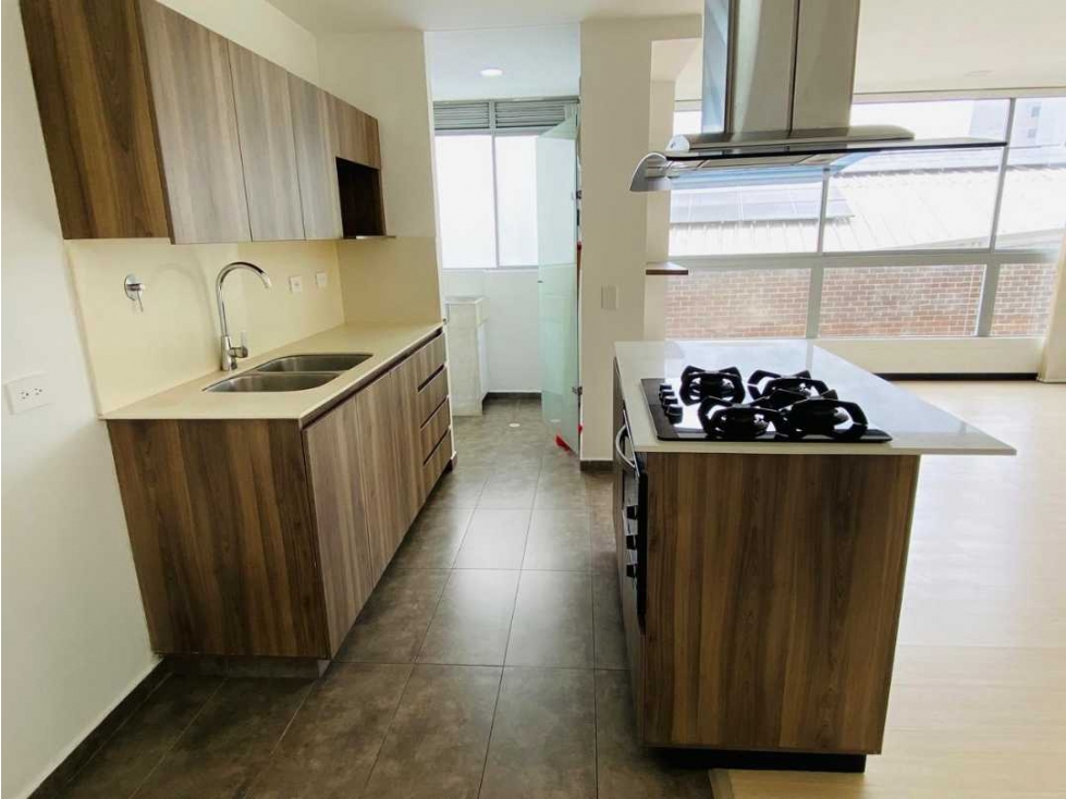 Apartamento en arriendo en Loma El Atravesado, Envigado · foto 3 de 24