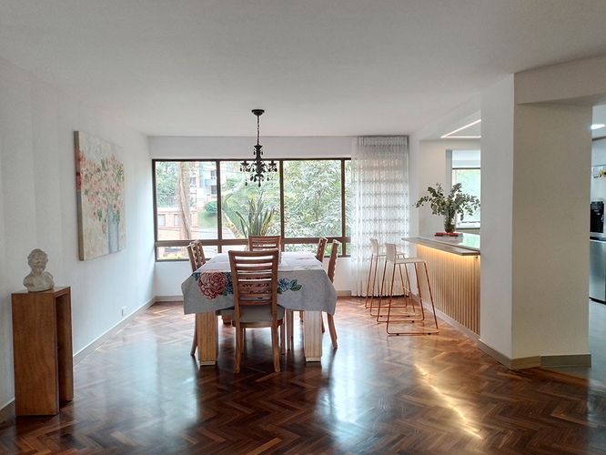 Apartamento de 3 alcobas en arriendo en El Poblado, Medellín, 240 m² · foto 2 de 16
