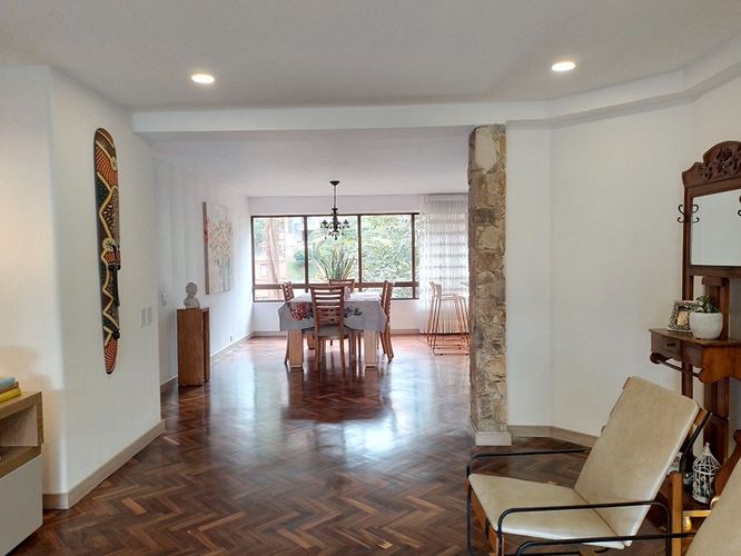 Apartamento de 3 alcobas en arriendo en El Poblado, Medellín, 240 m² · foto 3 de 16
