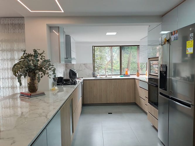 Apartamento de 3 alcobas en arriendo en El Poblado, Medellín, 240 m² · foto 8 de 16
