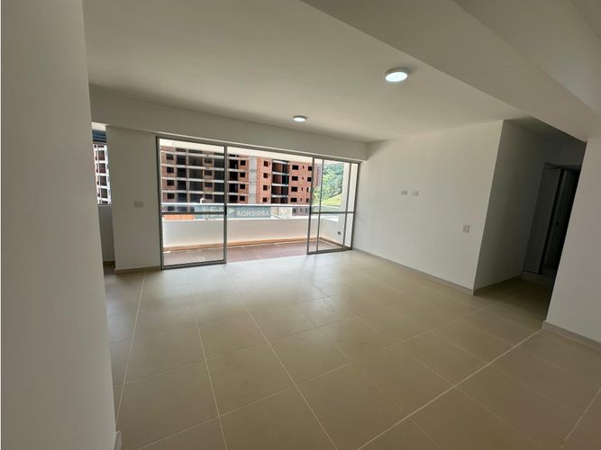 Apartamento en arriendo en Las Lomitas, Sabaneta, 85 m² · foto 4 de 21