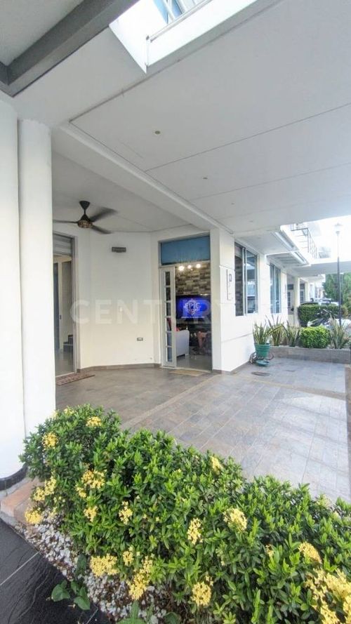 Casa de 4 alcobas en venta en Cr. Almendros, Girardot, 140 m² · foto 4 de 20