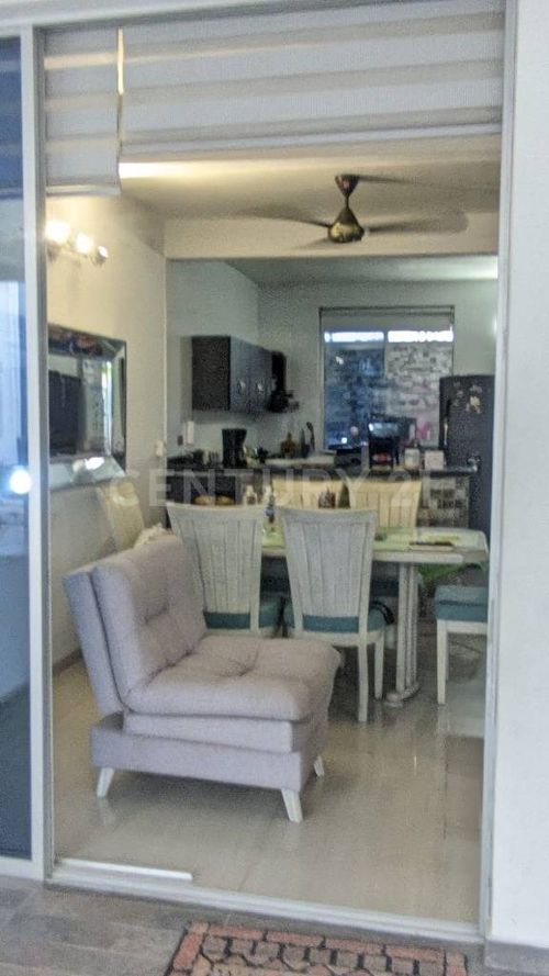 Casa de 4 alcobas en venta en Cr. Almendros, Girardot, 140 m² · foto 6 de 20