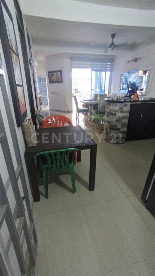 Casa de 4 alcobas en venta en Cr. Almendros, Girardot, 140 m² · foto 8 de 20
