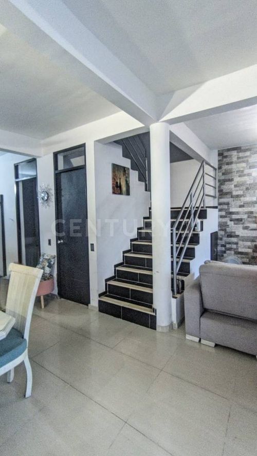 Casa de 4 alcobas en venta en Cr. Almendros, Girardot, 140 m² · foto 10 de 20