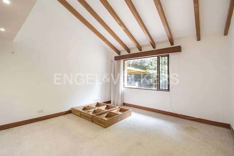 Casa de 6 alcobas en venta en Santa Ana, Bogotá, 925 m² · foto 12 de 18