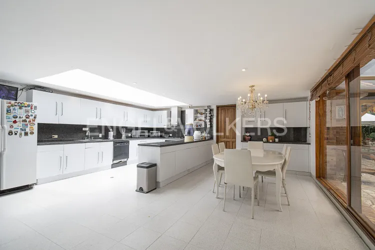 Casa de 6 alcobas en venta en Santa Ana, Bogotá, 925 m² · foto 5 de 18