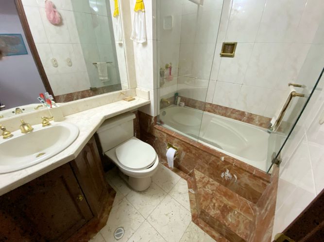 Apartamento de 3 alcobas en venta en Los Rosales, Bogotá, 204 m² · foto 14 de 19