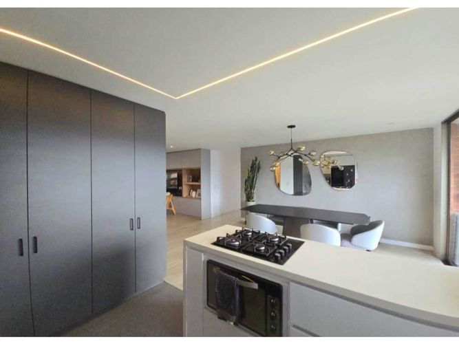 Apartamento de 3 alcobas en venta en El Tesoro, Medellín, 156 m² · foto 3 de 24