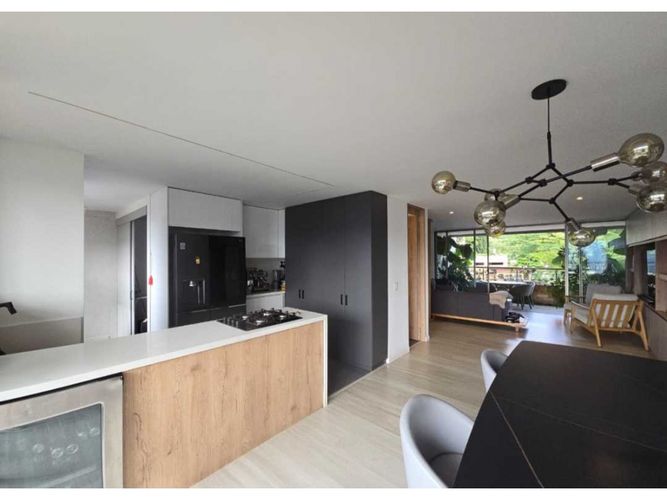 Apartamento de 3 alcobas en venta en El Tesoro, Medellín, 156 m² · foto 5 de 24