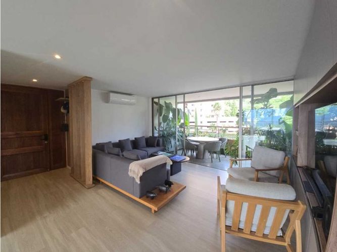 Apartamento de 3 alcobas en venta en El Tesoro, Medellín, 156 m² · foto 7 de 24