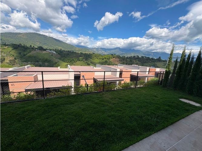 Casa de 3 alcobas en venta en Avenida Centenario, Armenia, 180 m² · foto 10 de 15
