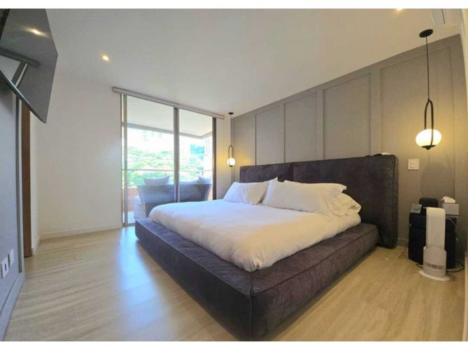 Apartamento de 3 alcobas en venta en El Tesoro, Medellín, 156 m² · foto 13 de 24