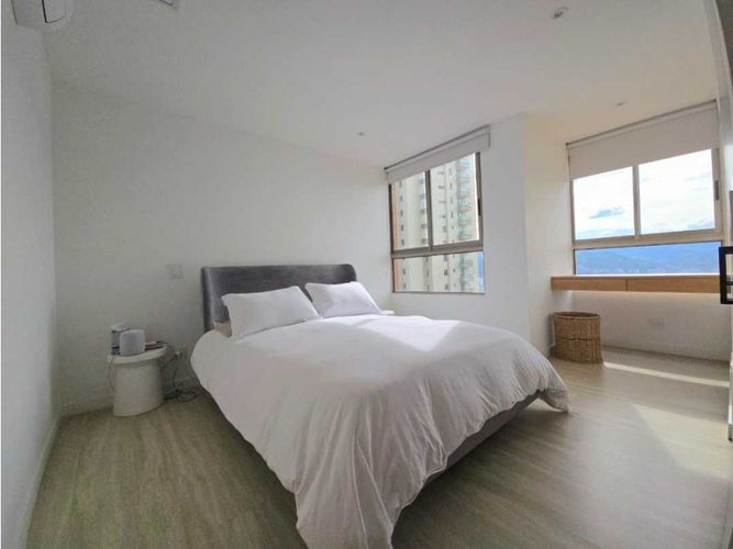 Apartamento de 3 alcobas en venta en El Tesoro, Medellín, 156 m² · foto 14 de 24